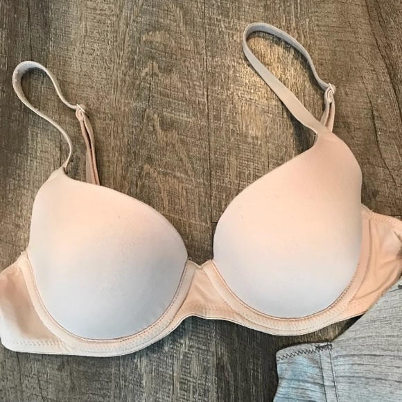 SOLD!!! VICTORIAS SECRET BRA BUNDLE - Picture 2 of 8